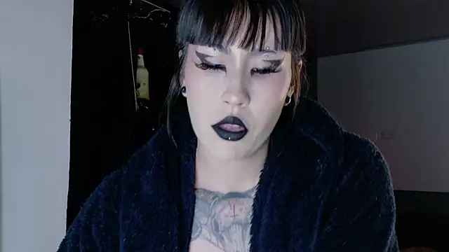 Angelabl0odborne online show from 12/18/25, 11:19