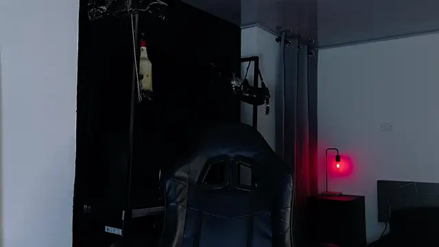 Angelabl0odborne online show from 12/01/25, 06:09