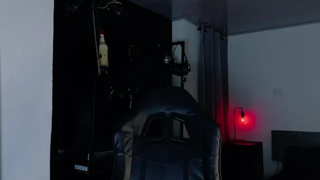 Angelabl0odborne online show from 12/17/25, 08:14