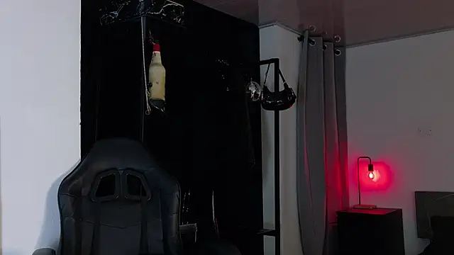 Angelabl0odborne online show from 10/04/25, 09:49