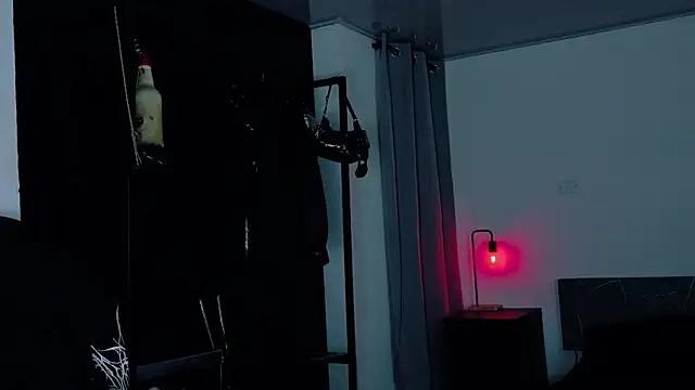 Angelabl0odborne online show from 03/31/26, 11:07