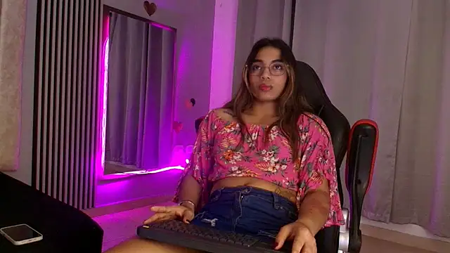 rachell owen online show from 11/23/25, 04:22