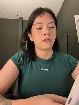 Snapshot of alhaana_ chatting on 02/23/26, 11:49 alhaana online show from 02/23/26, 11:49