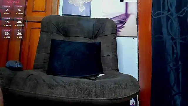 Snapshot of _Dominikxxx_ chatting on 04/30/26, 12:23 Dominikxxx online show from 04/30/26, 12:23