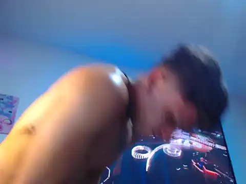 Snapshot of Kieran_kian chatting on 10/21/25, 04:56 Kieran kian online show from 10/21/25, 04:56