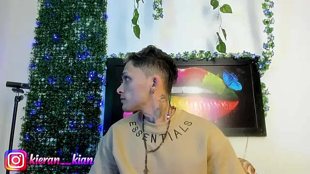 Snapshot of Kieran_kian chatting on 04/26/26, 04:32 Kieran kian online show from 04/26/26, 04:32