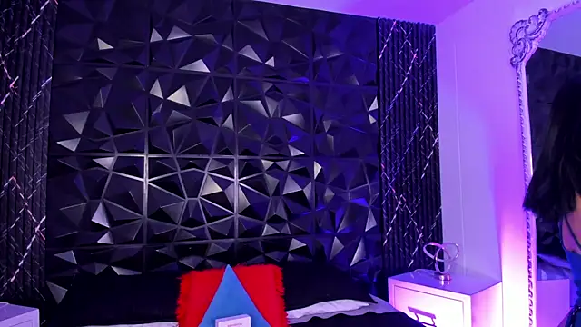 katierouge  online show from 11/07/25, 06:07