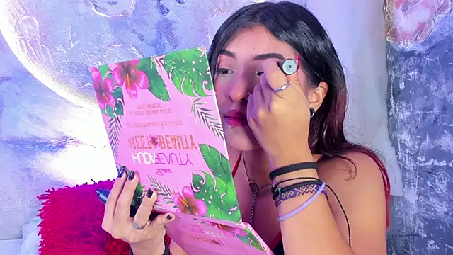 katierouge  online show from 10/10/25, 06:03