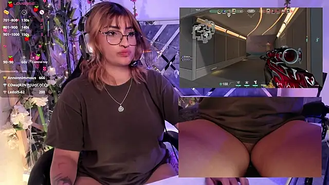 Snapshot of AriaNova_ chatting on 04/27/26, 02:09 AriaNova online show from 04/27/26, 02:09