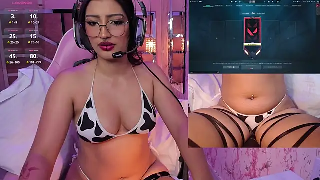 Snapshot of AriaNova_ chatting on 11/10/25, 01:05 AriaNova online show from 11/10/25, 01:05