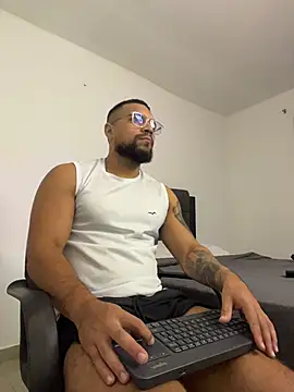 vincentjaxon online show from 10/22/25, 11:42