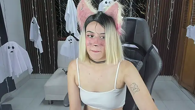 Anna17  online show from 10/28/25, 11:09