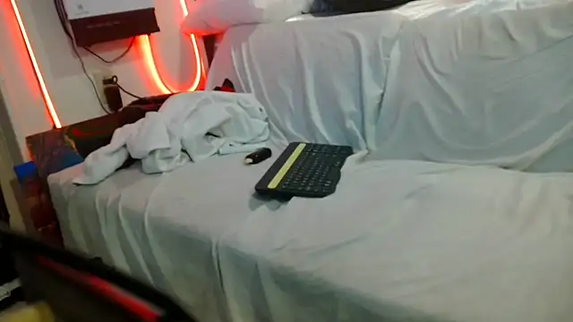 Luv2SuckBWC92 online show from 11/15/25, 11:42