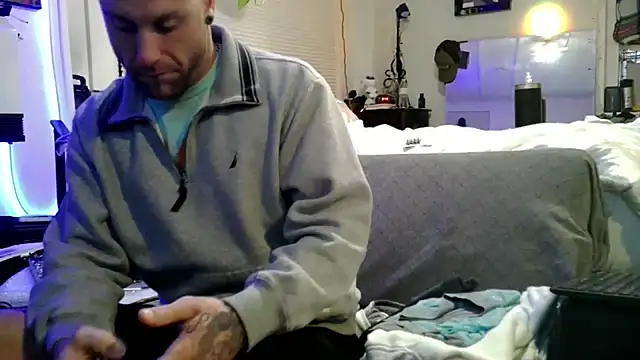 Luv2SuckBWC92 online show from 11/29/25, 02:44