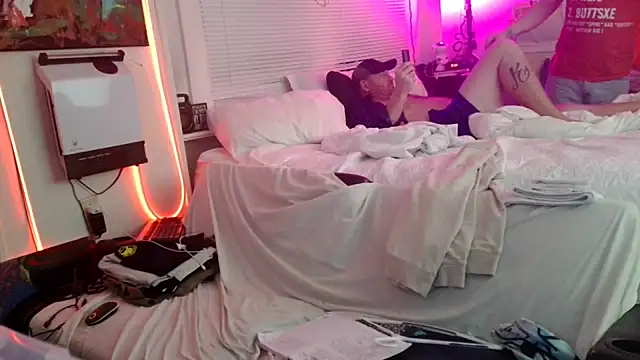 Luv2SuckBWC92 online show from 11/12/25, 08:07