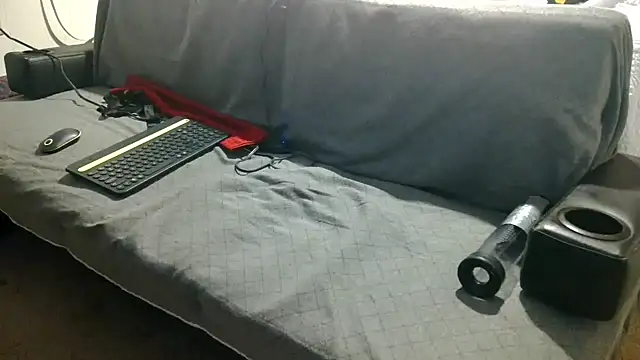 Luv2SuckBWC92 online show from 11/20/25, 04:24