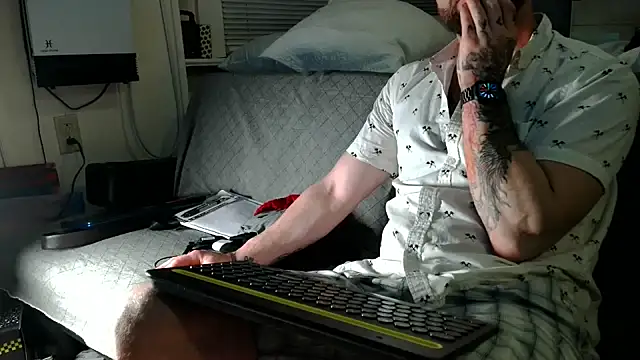 Luv2SuckBWC92 online show from 11/23/25, 05:17