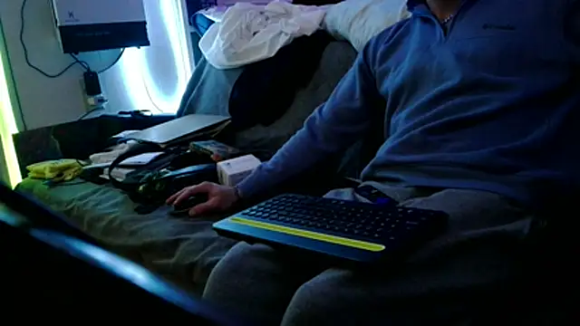 Luv2SuckBWC92 online show from 12/02/25, 12:18