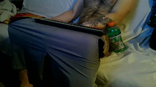 Luv2SuckBWC92 online show from 10/20/25, 10:43