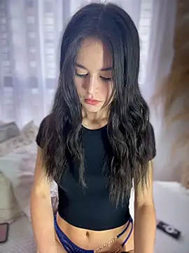 Snapshot of Sofi_Leal chatting on 03/03/26, 12:23 Sofi Leal online show from 03/03/26, 12:23