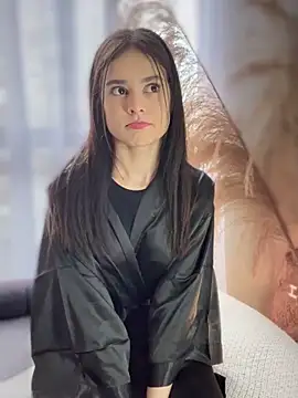 Sofi Leal online show from 10/21/25, 12:37