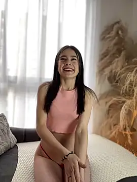 Sofi Leal online show from 09/17/25, 11:56