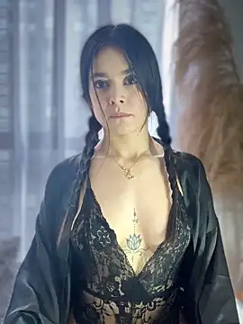 Snapshot of Sofi_Leal chatting on 02/14/26, 12:05 Sofi Leal online show from 02/14/26, 12:05