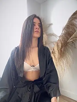 Sofi Leal online show from 11/18/25, 12:52