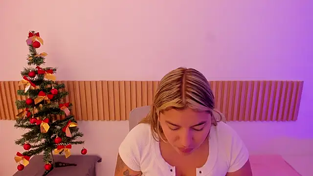 OliviaSweett online show from 12/22/25, 06:41