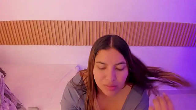 OliviaSweett online show from 11/21/25, 06:51