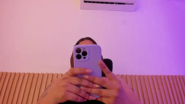 OliviaSweett online show from 11/16/25, 07:18