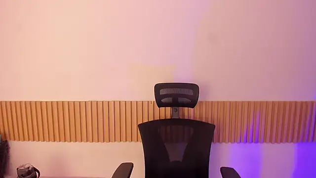 OliviaSweett online show from 10/31/25, 06:26