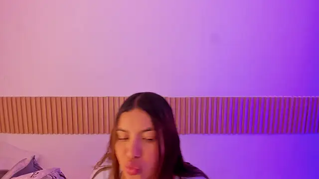 OliviaSweett online show from 11/19/25, 07:14