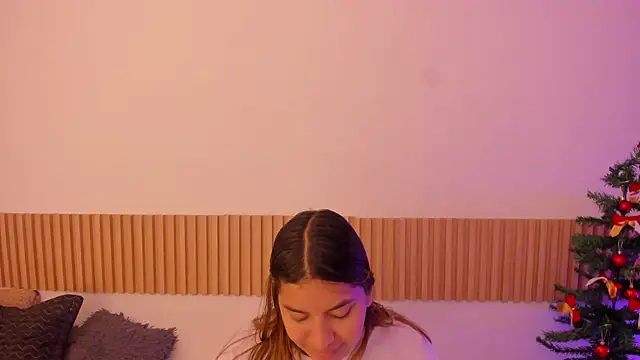 OliviaSweett online show from 11/30/25, 06:52