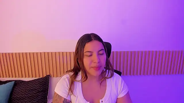 OliviaSweett online show from 11/04/25, 07:17