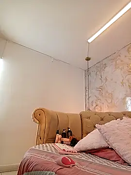 nathaliamiller online show from 12/19/25, 07:49