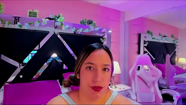 LilaRoussexx online show from 11/17/25, 04:22