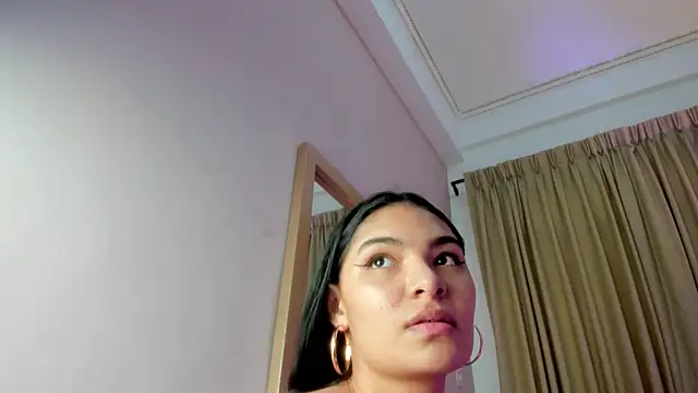 Snapshot of LunaAspen_ chatting on 09/23/25, 05:42 LunaAspen online show from 09/23/25, 05:42