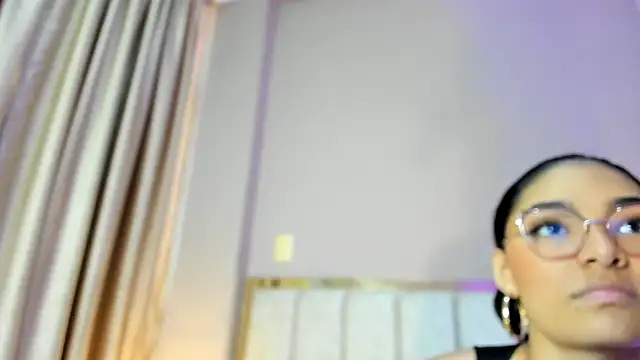 LunaAspen  online show from 12/04/25, 07:02