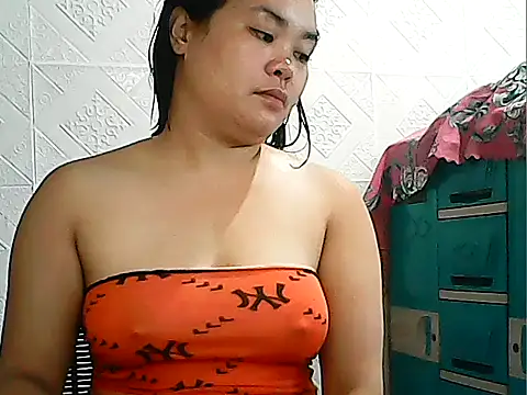 CreamyPussy4uxx online show from 02/20/26, 12:51