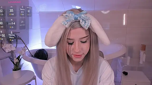 Necucub online show from 10/30/25, 02:10