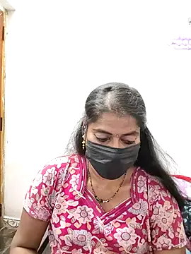 Snapshot of tamil_Sigappu_Roja chatting on 12/02/25, 01:02 tamil Sigappu Roja online show from 12/02/25, 01:02