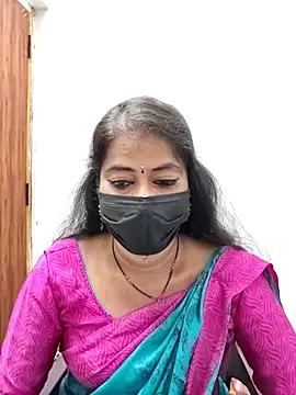 Snapshot of tamil_Sigappu_Roja chatting on 07/04/26, 12:39 tamil Sigappu Roja online show from 07/04/26, 12:39