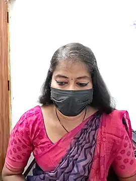 Snapshot of tamil_Sigappu_Roja chatting on 06/19/26, 01:00 tamil Sigappu Roja online show from 06/19/26, 01:00