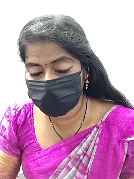 Snapshot of tamil_Sigappu_Roja chatting on 10/04/25, 01:56 tamil Sigappu Roja online show from 10/04/25, 01:56