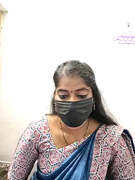 Snapshot of tamil_Sigappu_Roja chatting on 12/02/25, 12:55 tamil Sigappu Roja online show from 12/02/25, 12:55