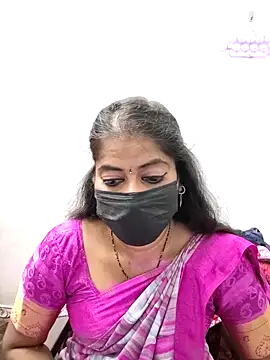 Snapshot of tamil_Sigappu_Roja chatting on 12/17/25, 01:43 tamil Sigappu Roja online show from 12/17/25, 01:43