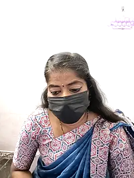 Snapshot of tamil_Sigappu_Roja chatting on 11/05/25, 01:09 tamil Sigappu Roja online show from 11/05/25, 01:09