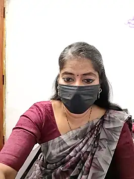 Snapshot of tamil_Sigappu_Roja chatting on 11/11/25, 01:00 tamil Sigappu Roja online show from 11/11/25, 01:00