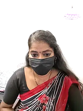 Snapshot of tamil_Sigappu_Roja chatting on 12/18/25, 02:05 tamil Sigappu Roja online show from 12/18/25, 02:05